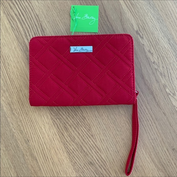 Vera Bradley Handbags - NWT Vera Bradley Zip around wristlet